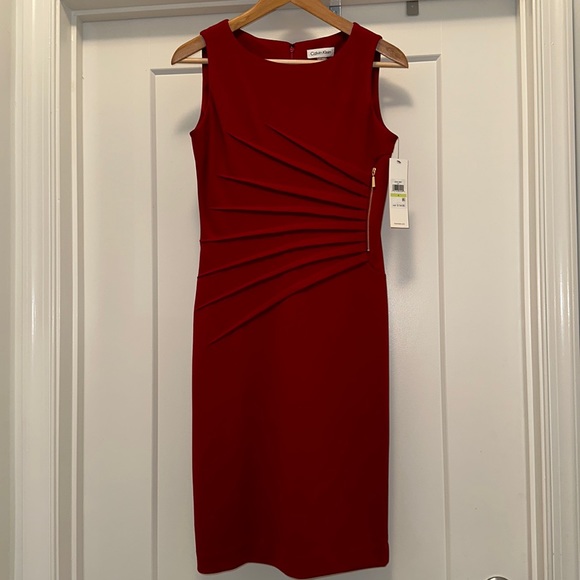 NWT! Maroon CALVIN KLEIN Sleeveless Starburst Sheath Dress - Size 4 - Picture 2 of 7